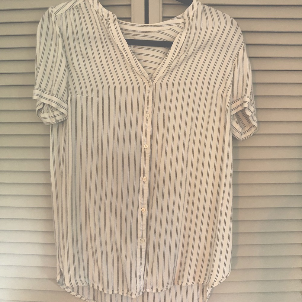 Gap Maternity Button down top